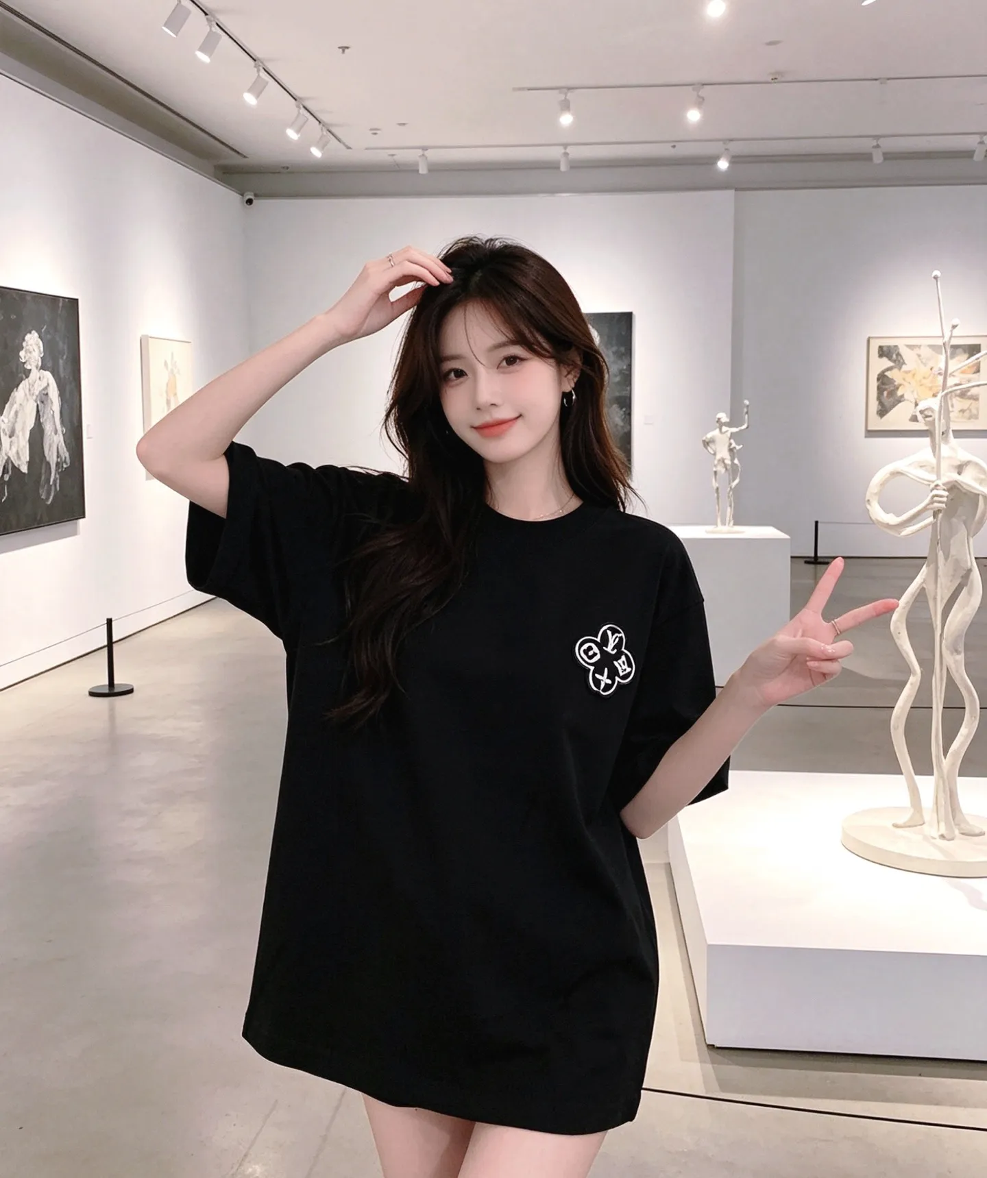 Louis Vuitton/Louis Vuitton three-flower large patch embroidered round neck short sleeves on the back